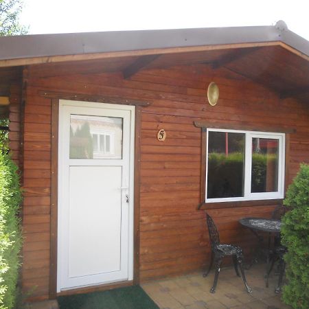 Pension, Camping & Biker Station Zur Deutschen Eiche Ciocanesti Dış mekan fotoğraf