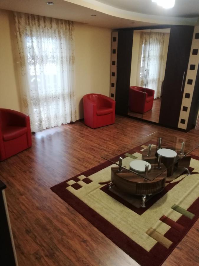 Pension, Camping & Biker Station Zur Deutschen Eiche Ciocanesti Dış mekan fotoğraf