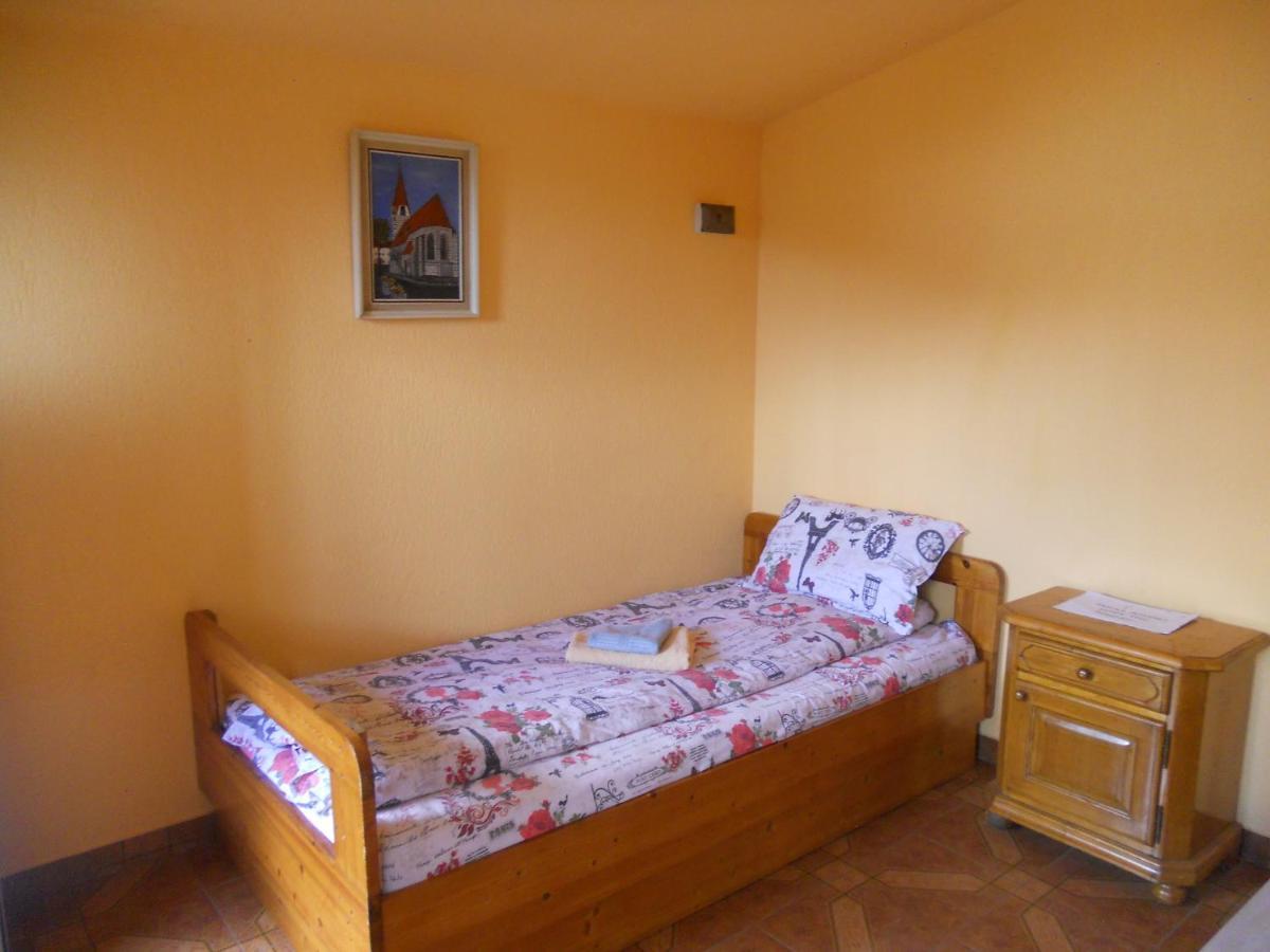 Pension, Camping & Biker Station Zur Deutschen Eiche Ciocanesti Dış mekan fotoğraf