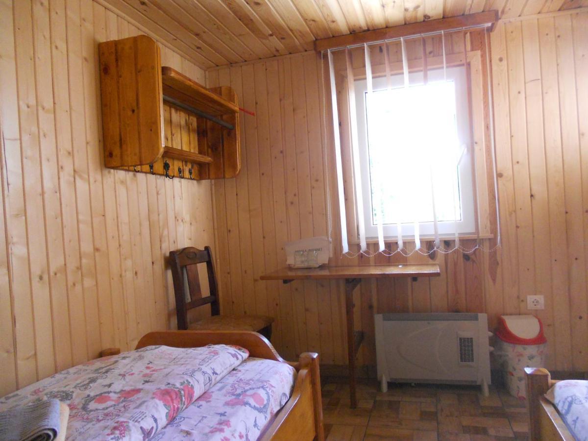 Pension, Camping & Biker Station Zur Deutschen Eiche Ciocanesti Dış mekan fotoğraf