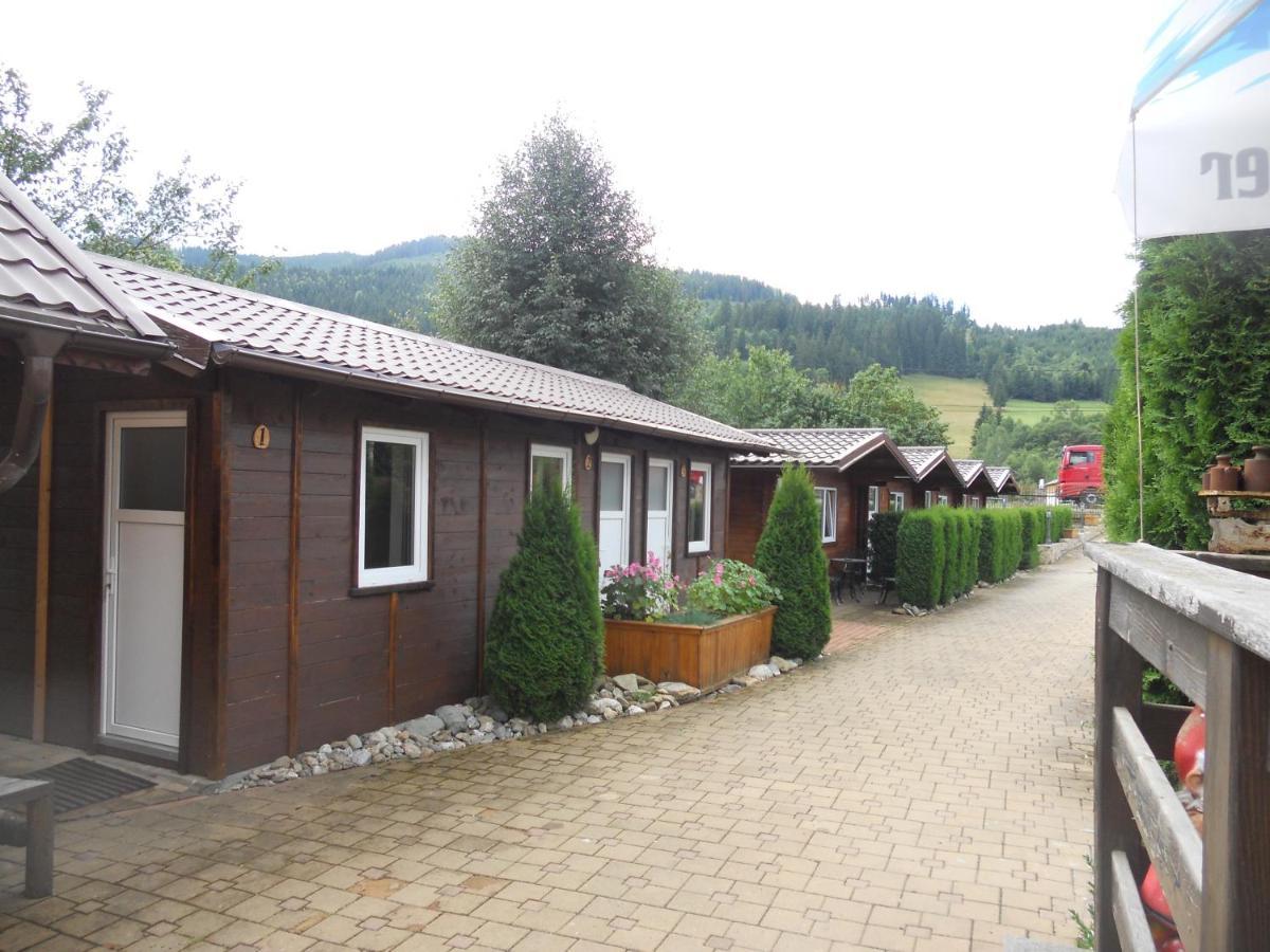 Pension, Camping & Biker Station Zur Deutschen Eiche Ciocanesti Dış mekan fotoğraf