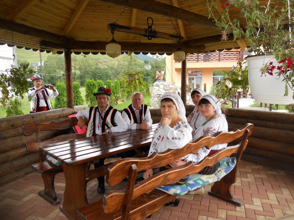 Pension, Camping & Biker Station Zur Deutschen Eiche Ciocanesti Dış mekan fotoğraf