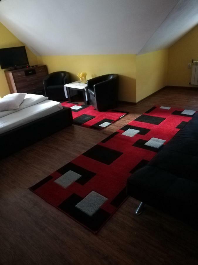 Pension, Camping & Biker Station Zur Deutschen Eiche Ciocanesti Dış mekan fotoğraf