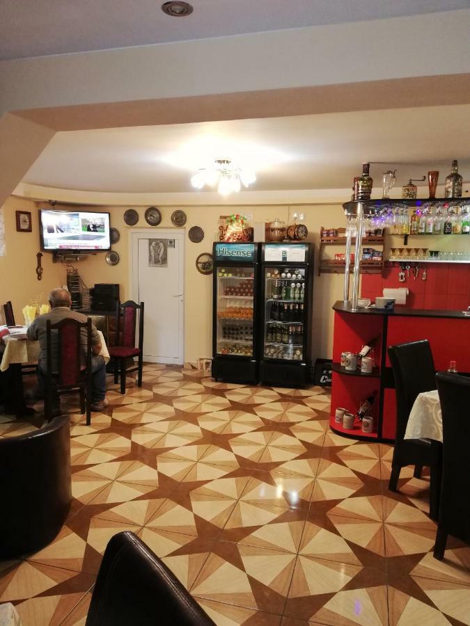Pension, Camping & Biker Station Zur Deutschen Eiche Ciocanesti Dış mekan fotoğraf