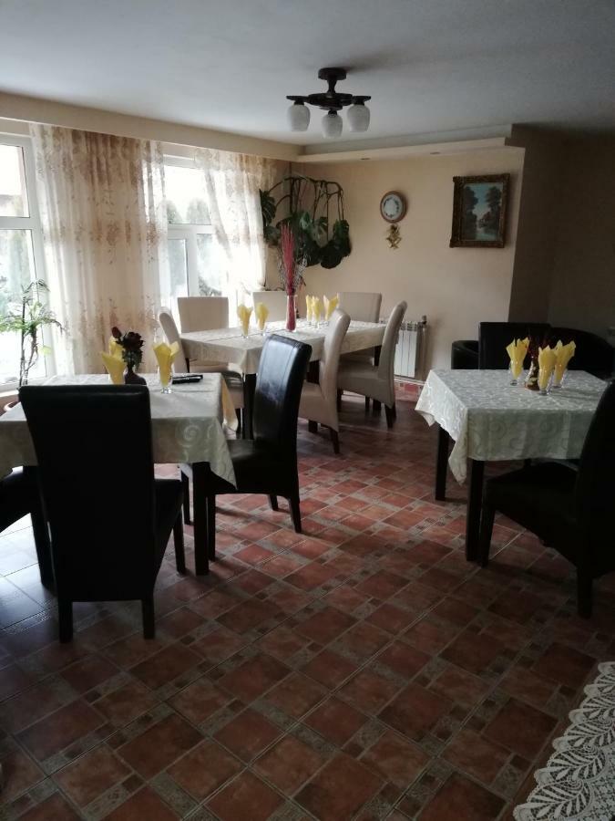 Pension, Camping & Biker Station Zur Deutschen Eiche Ciocanesti Dış mekan fotoğraf